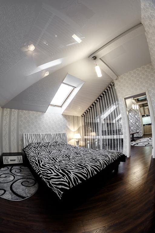 Diamond De Luxe Apartment Kolomyia Bagian luar foto