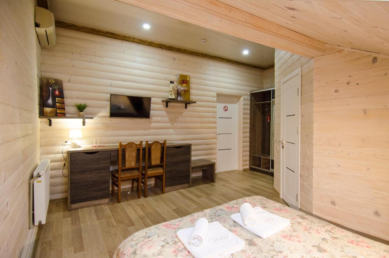 Diamond De Luxe Apartment Kolomyia Bagian luar foto